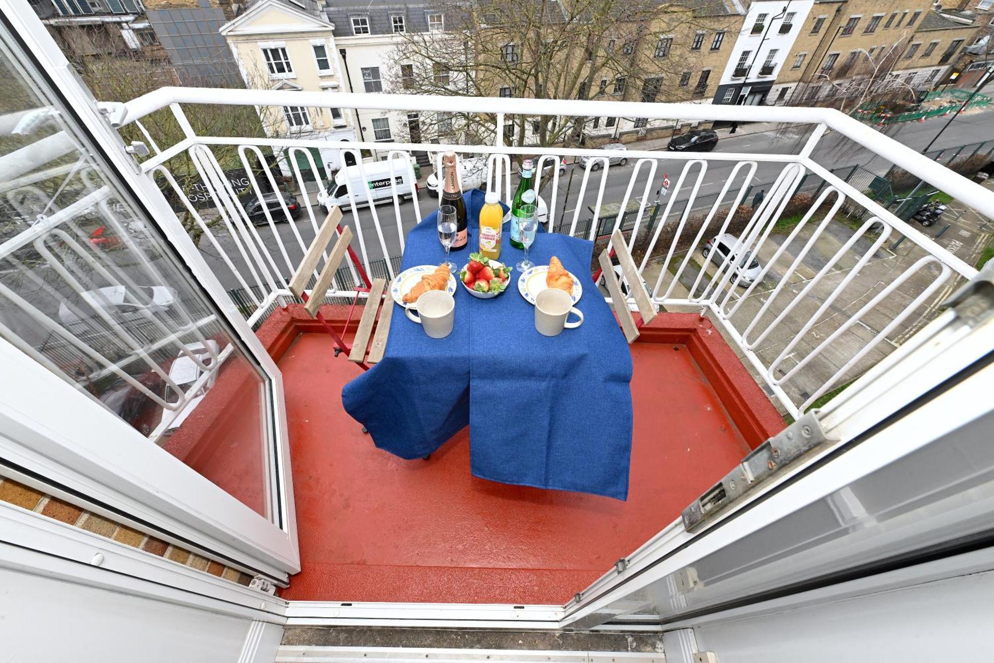 Superb 4 Bedroom Flat In The Heart Of Camden Town Londres Exterior foto